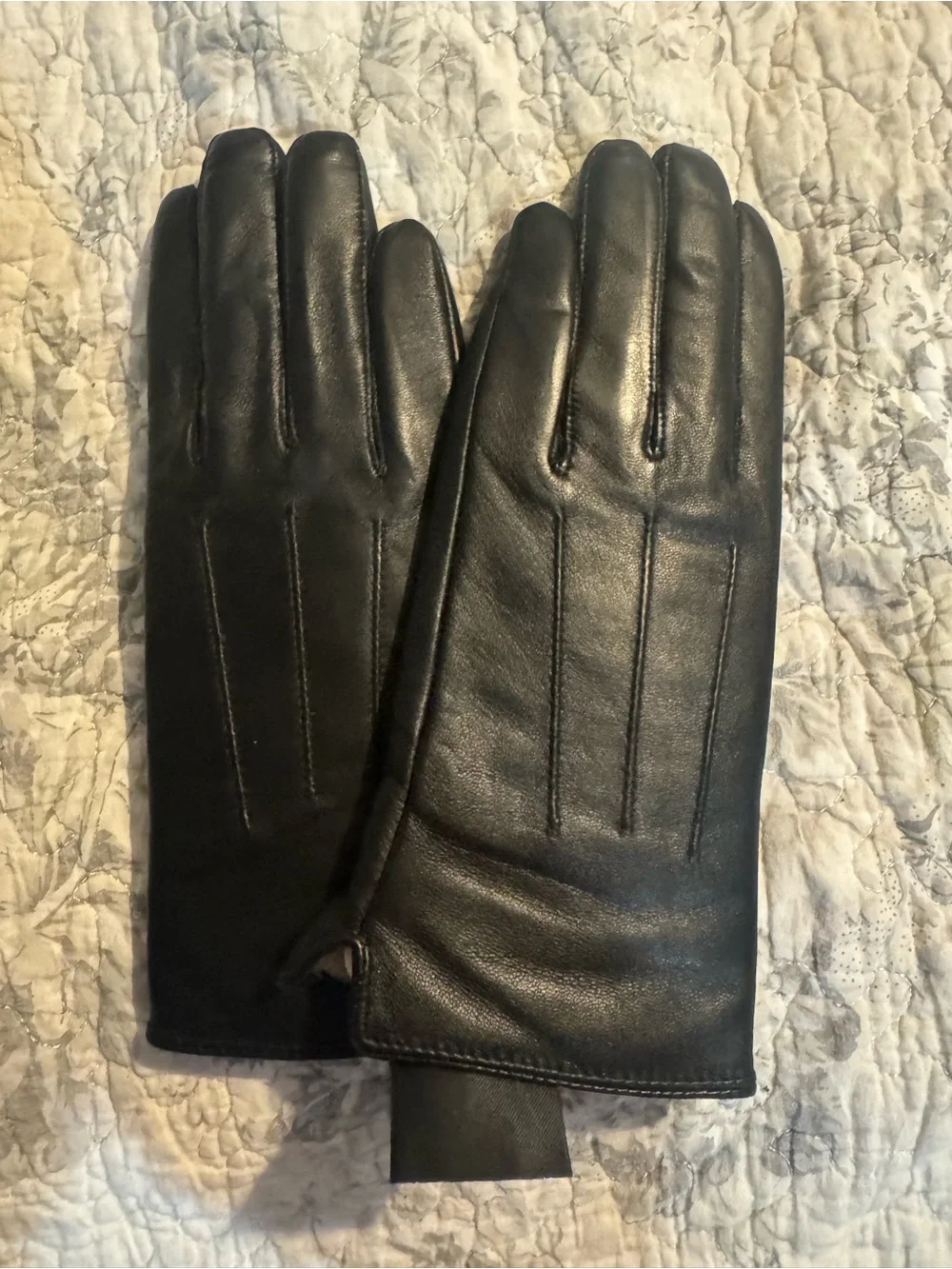 Black Gloves 100% Sheepskin Leather Interior Lining 70% Wool